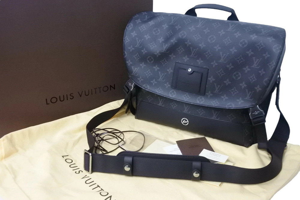 Louis Vuitton Messenger Voyage Hiroshi Fujiwara Fragment Black - Picture 1 of 7